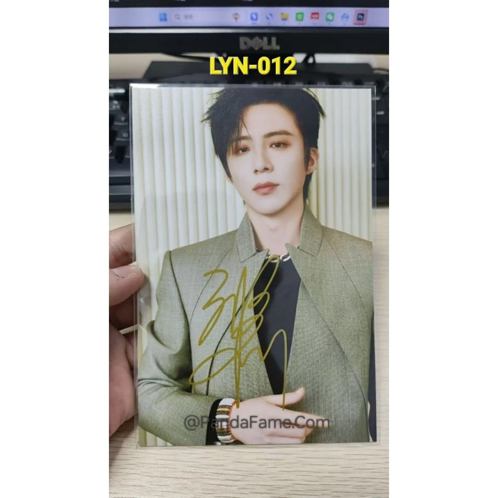 Liu Yuning Photo Card with Sign - Set B - 5