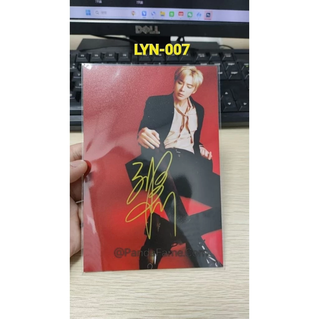 Liu Yuning Photo Card with Sign - Set A