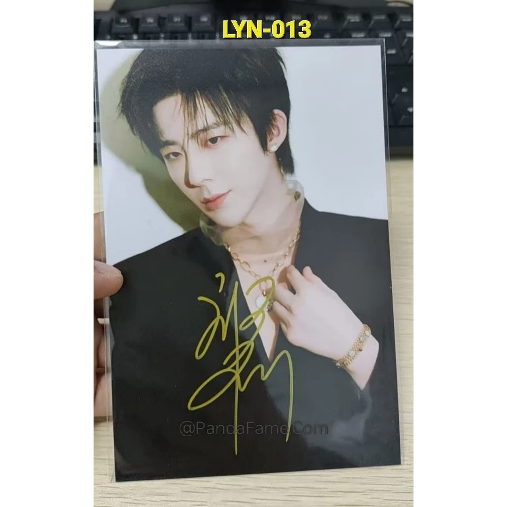 Liu Yuning Photo Card with Sign - Set A - 2