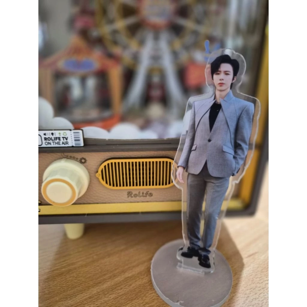 Liu Yuning Standee - Casual Style 1