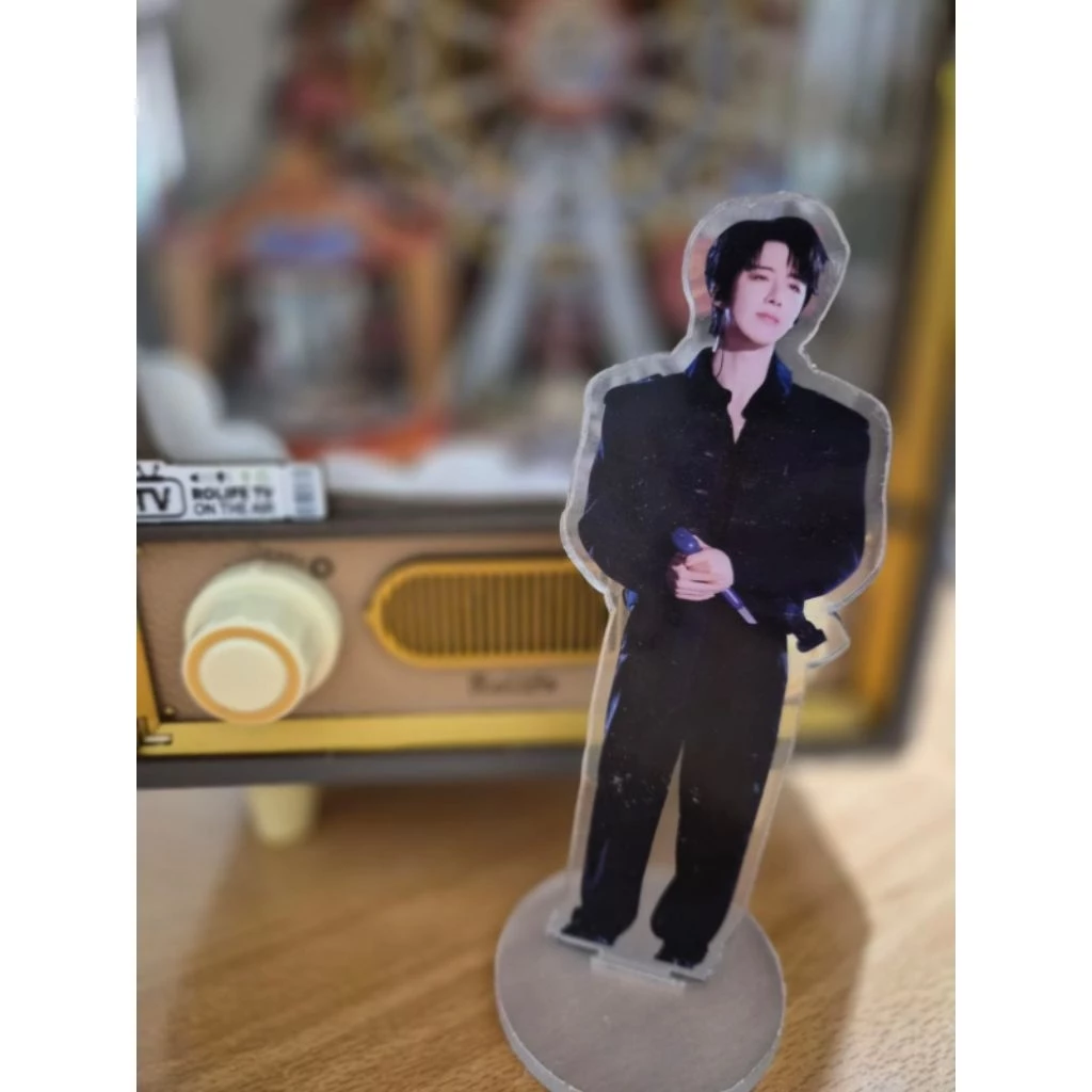 Liu Yuning Standee - Casual Style 2